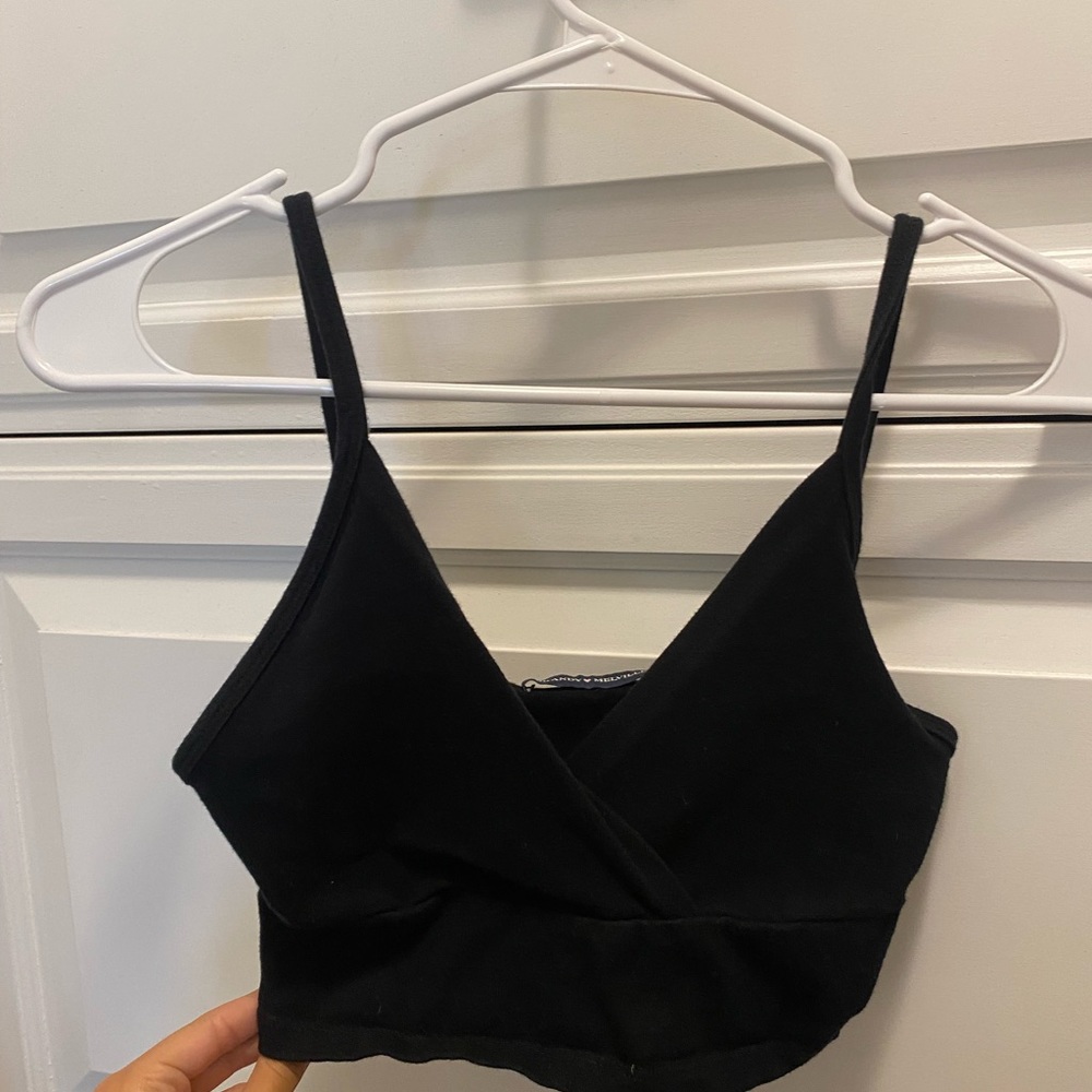 BRANDY MELVILLE V TOP